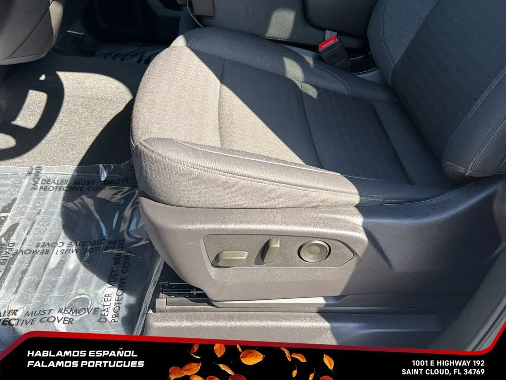 Used 2025 Summit White Chevrolet Custom Trail Boss image 13