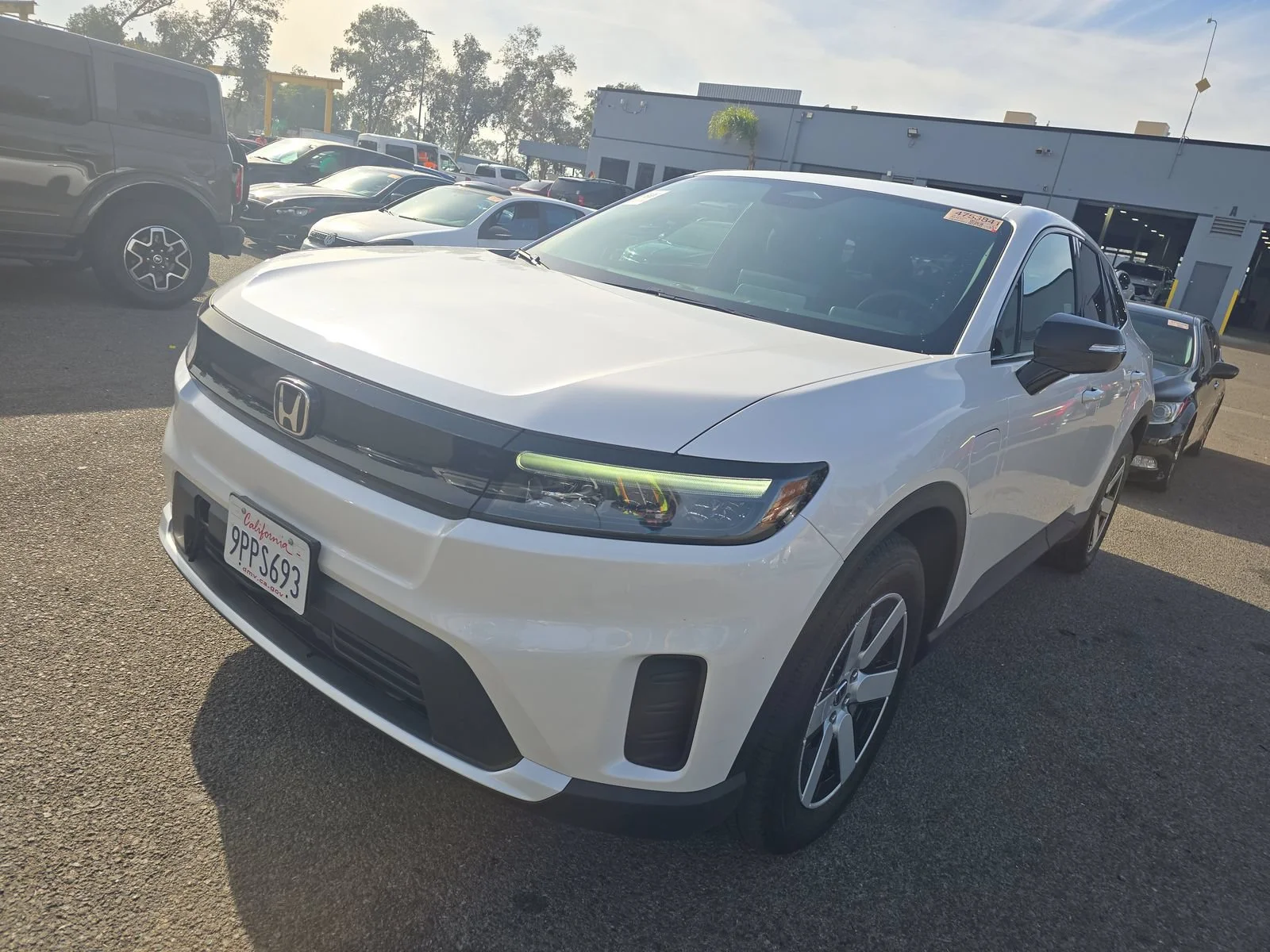 Used 2024 White Honda 1SB image 4