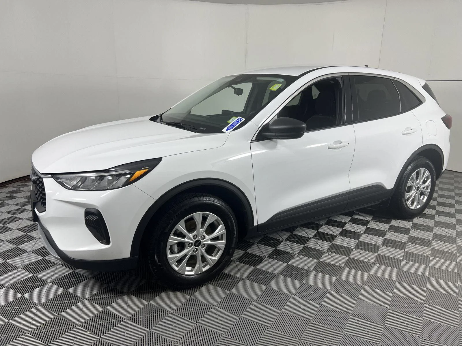 Used 2023 Oxford White Ford Active image 7