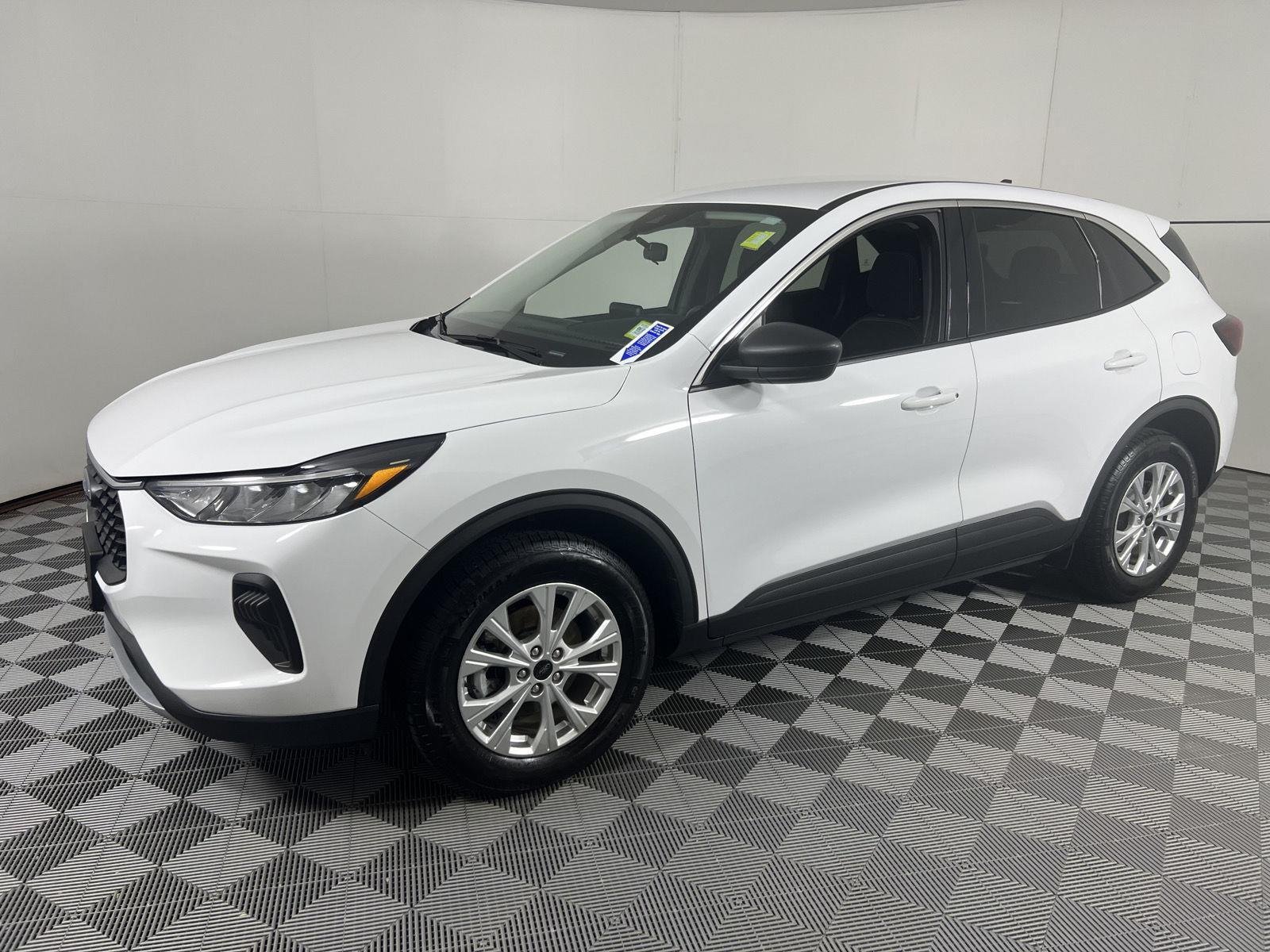 Used 2023 Oxford White Ford Active image 7