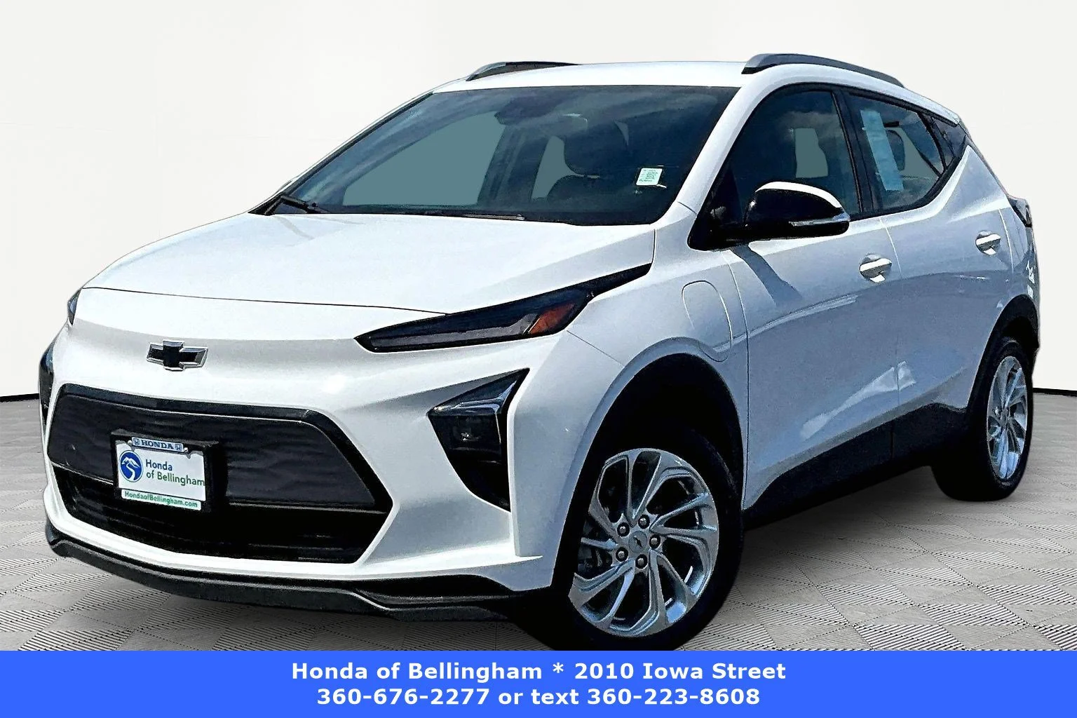 Used 2023 Summit White Chevrolet LT image 3