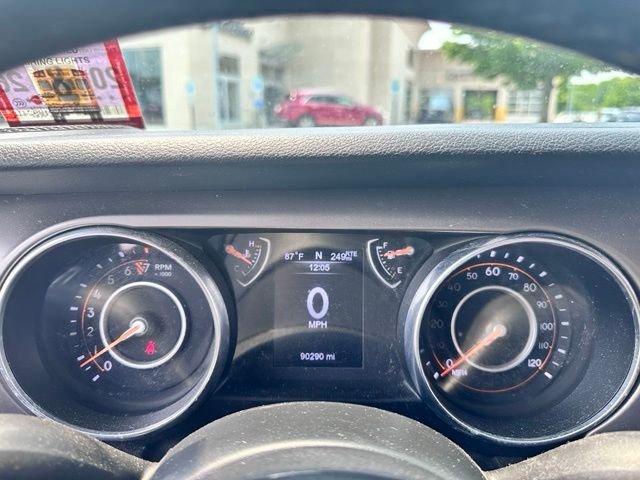Used 2019 Gray Jeep Sport S image 3