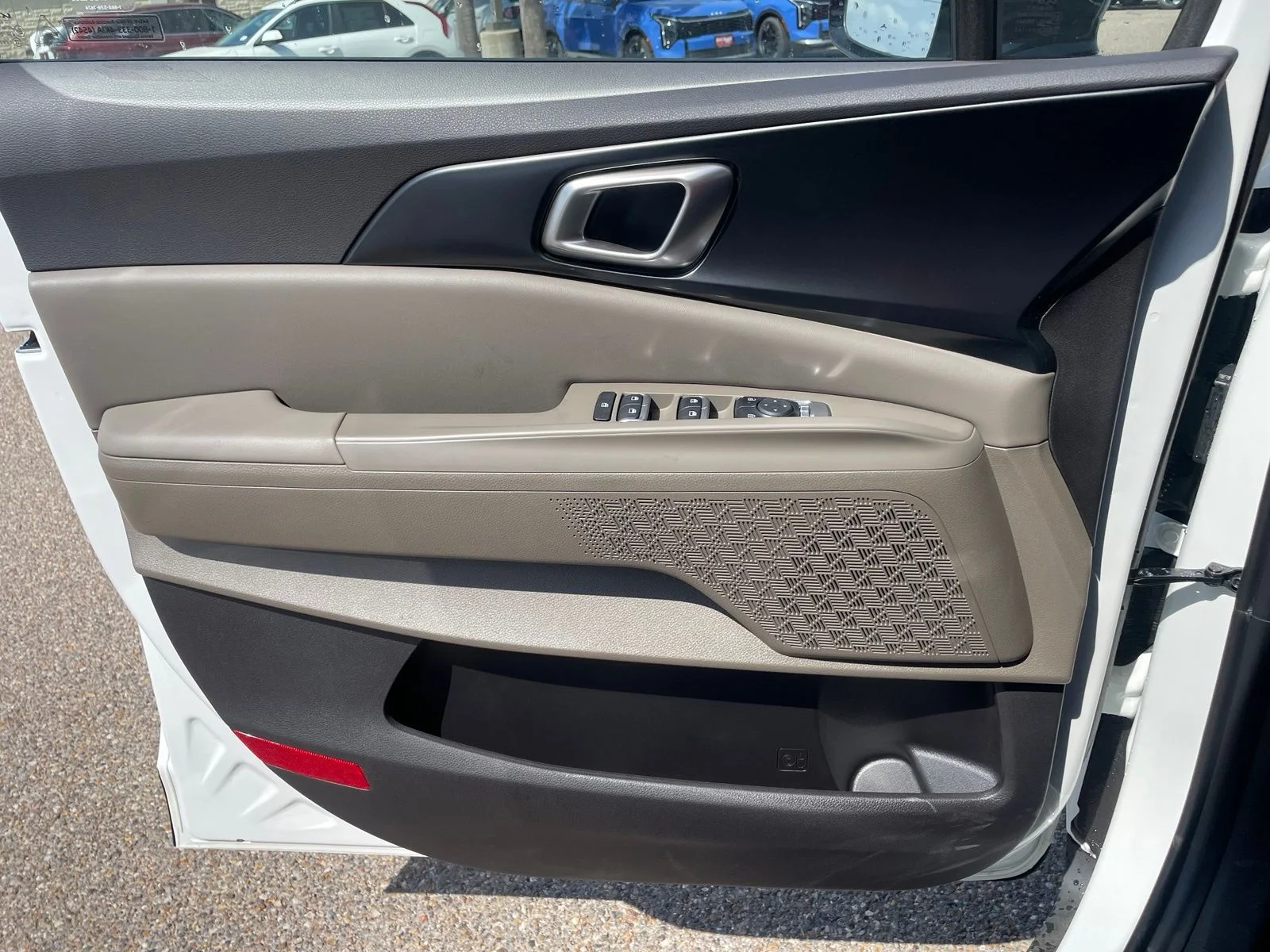 New 2027 White Kia LXS image 11