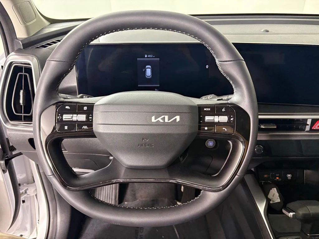 New 2026 Glacial White Pearl Kia LX image 23