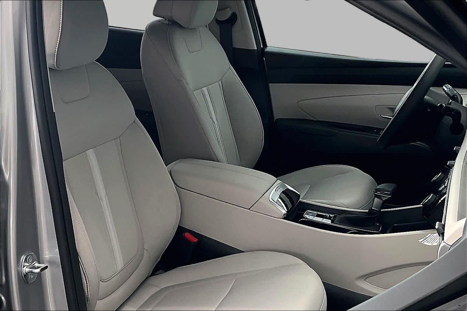 Used 2026 Shimmering Silver Hyundai SEL image 9