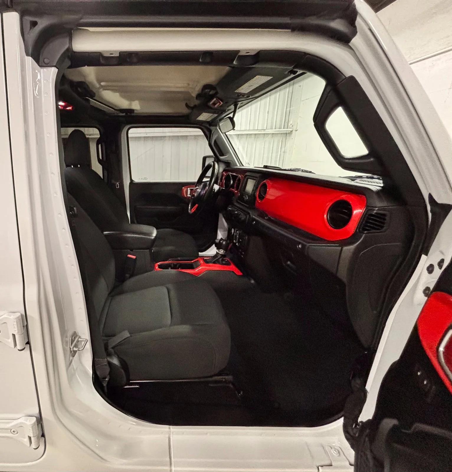 Used 2020 White Jeep Unlimited Sport S image 18