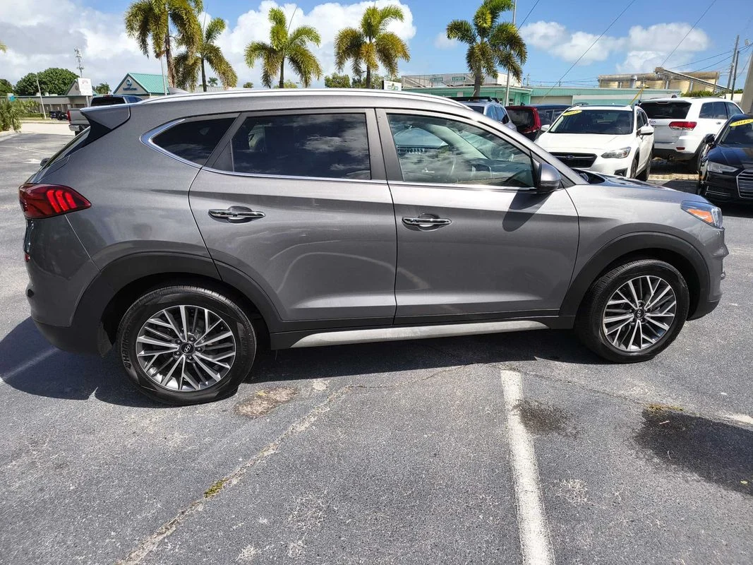 Used 2021  Hyundai Limited image 6