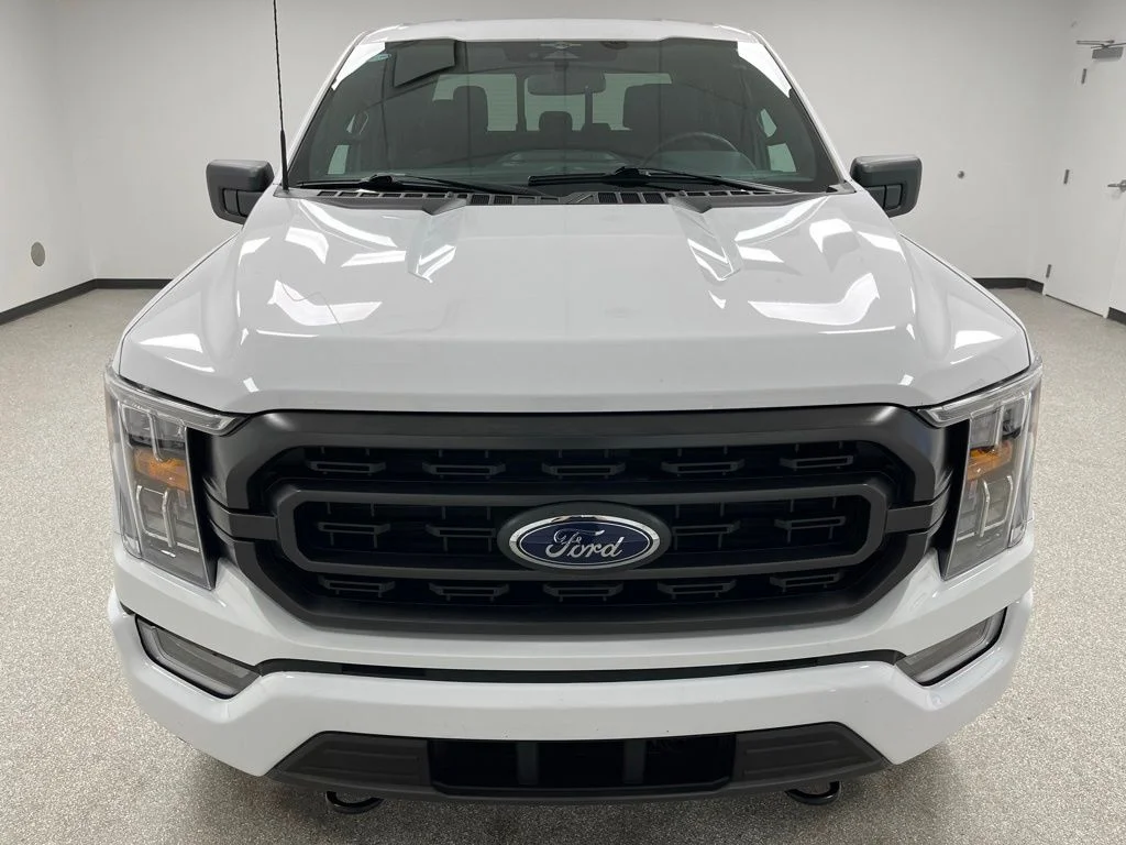 Used 2023 White Ford XLT image 3