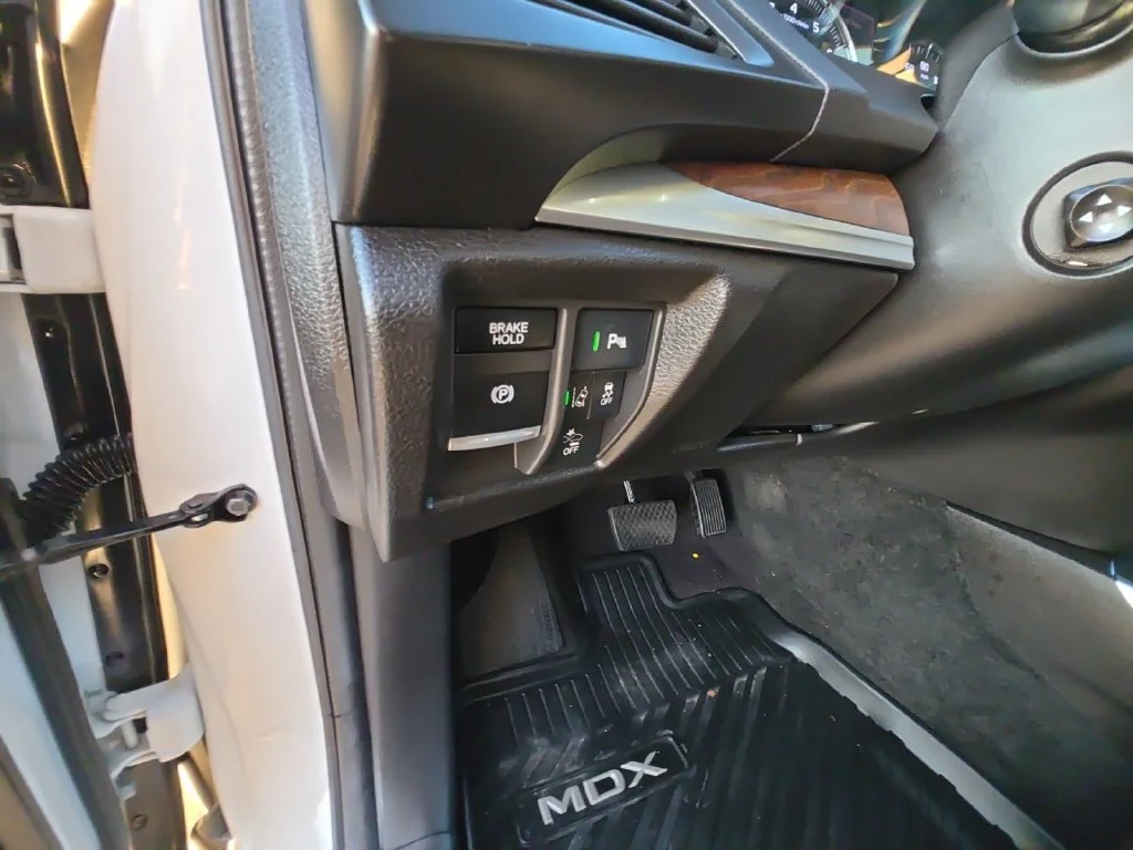 Used 2020 White Acura Technology image 32