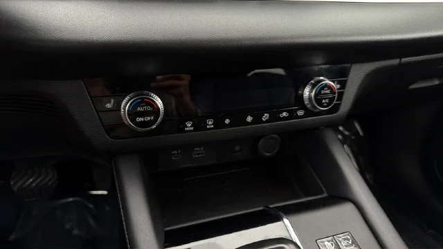 Used 2024  Mitsubishi SE Ralliart image 31