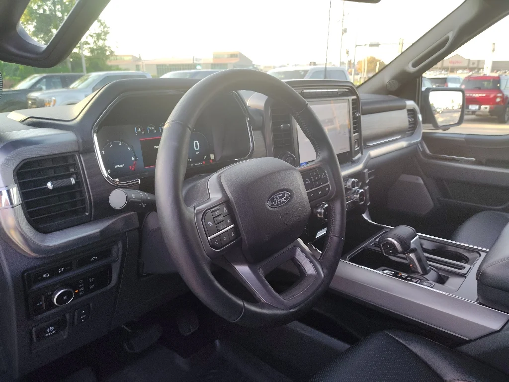 Used 2024 Iconic Silver Metallic Ford LARIAT image 10
