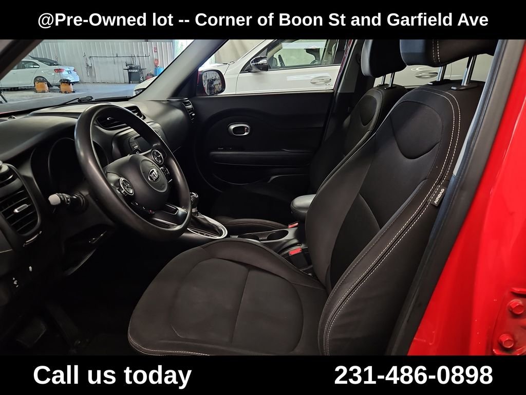Used 2019 Red Kia Base image 14