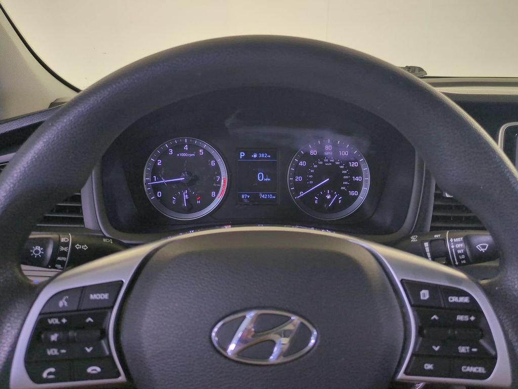 Used 2019 Gray Hyundai SE image 31