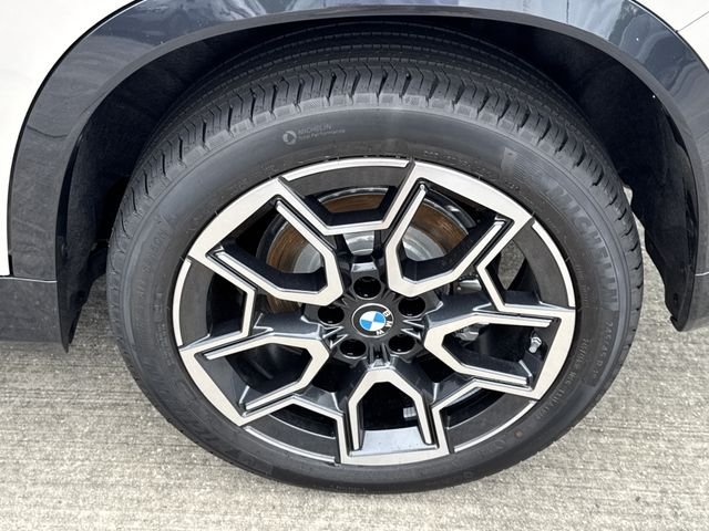 New 2026 Dune Grey Metallic BMW xDrive28i image 25