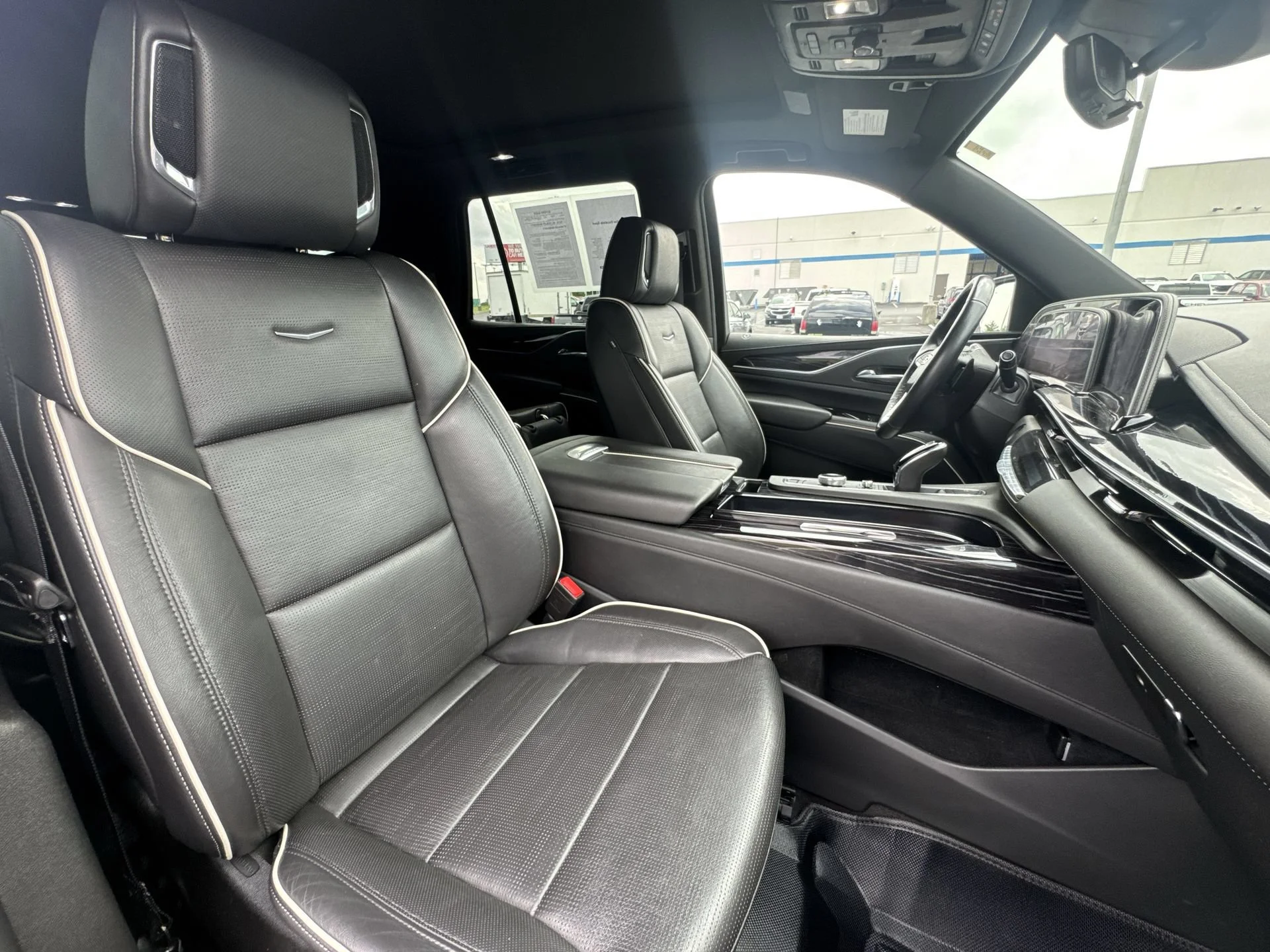 Used 2022 Black Raven Cadillac Sport image 27
