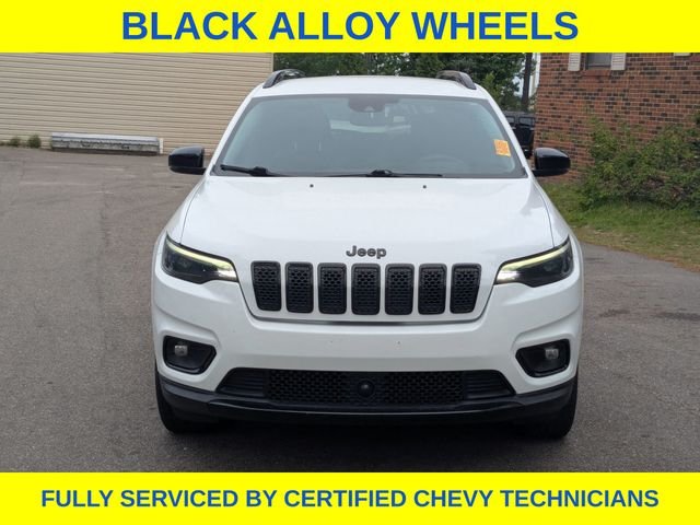 Used 2023 White Jeep Altitude image 12