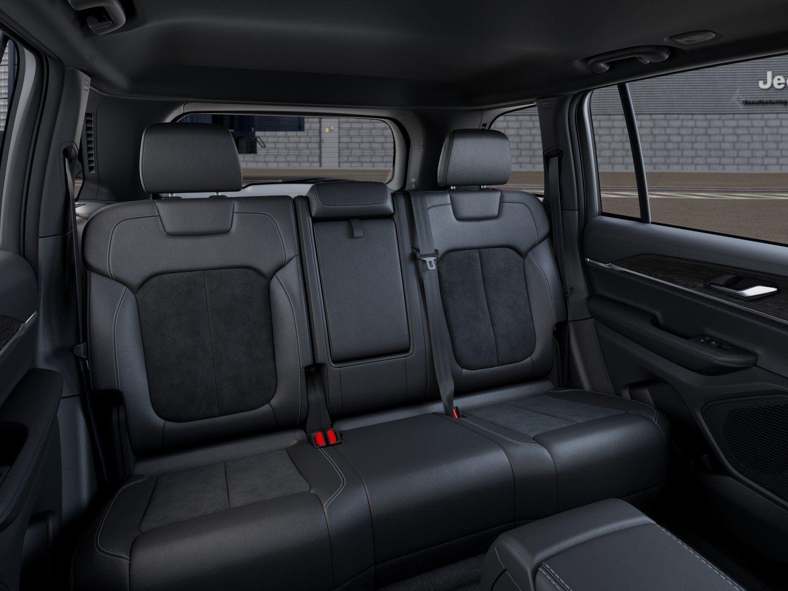 New 2026 Diamond Black Crystal Pearl-Coat Exterior Paint Jeep GRAND CHEROKEE LAREDO ALTITUDE image 15