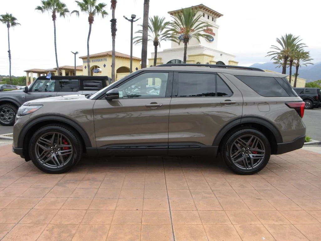 2026 Ford Explorer ST 4WD's photo