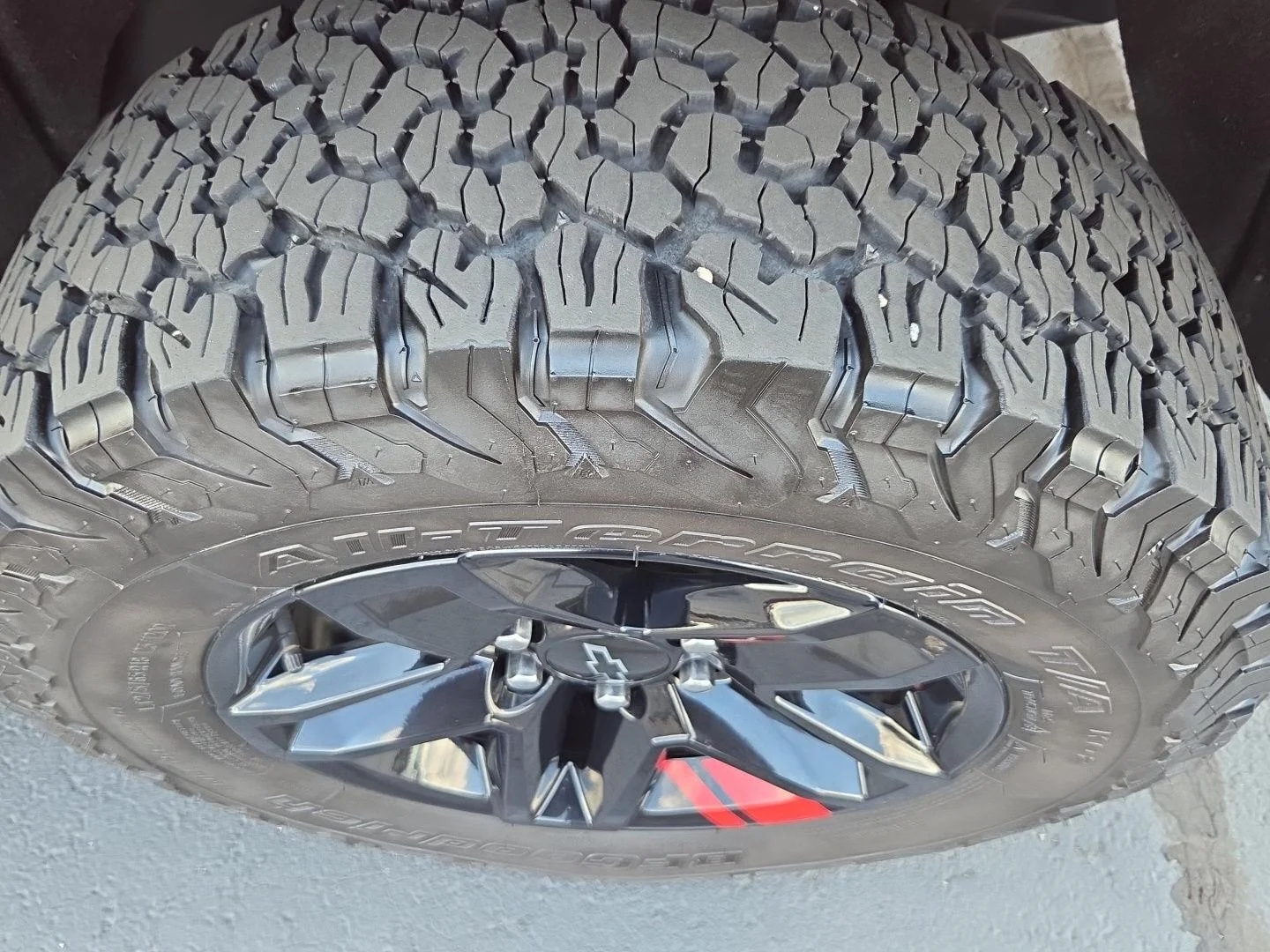 Used 2019 RED HOT Chevrolet Custom Trail Boss image 3