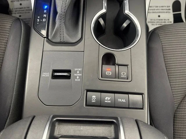 Used 2021 White Toyota LE image 18