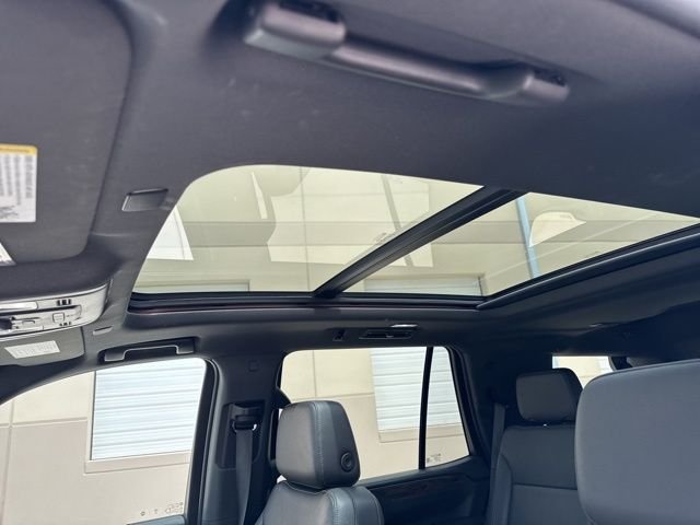 Used 2022 Gray Chevrolet Z71 image 11