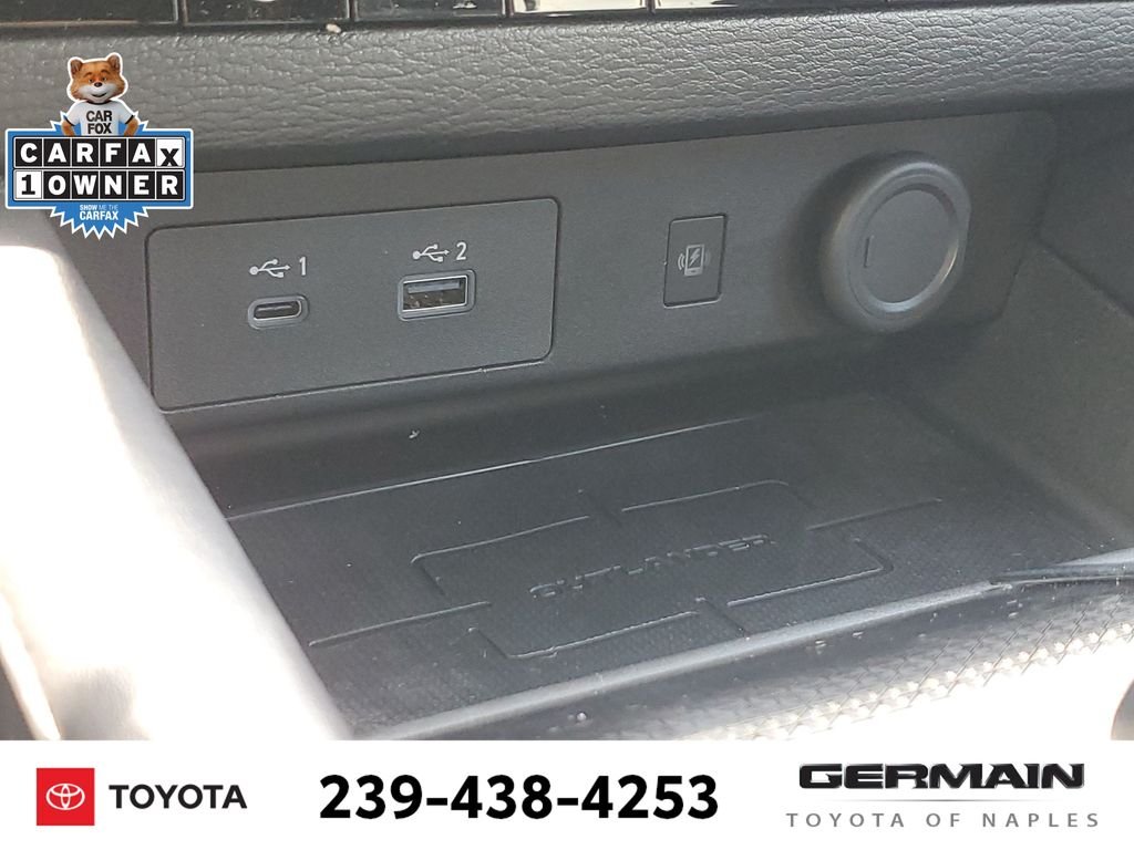 Used 2025 Black Mitsubishi SEL Black Edition image 31
