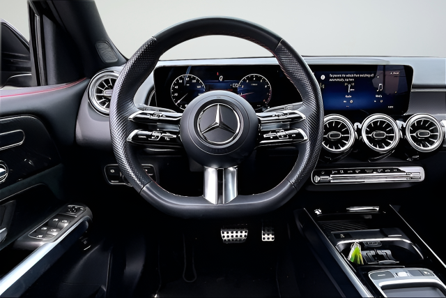Used 2024 Black Mercedes-Benz GLB 250 image 8