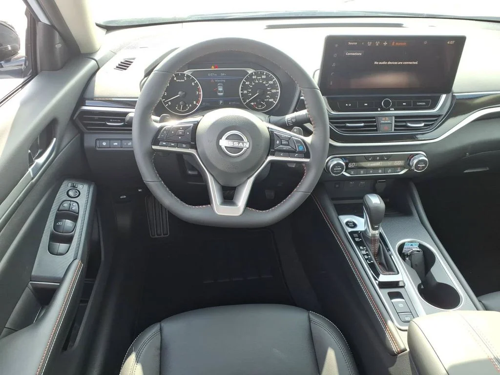 New 2026 Gray Sky Pearl / Super Black Two-tone Nissan SR image 10