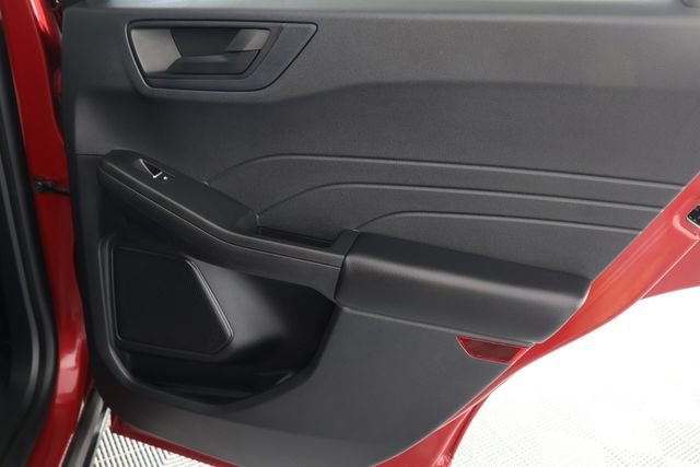 Used 2022 Red Ford SE image 26