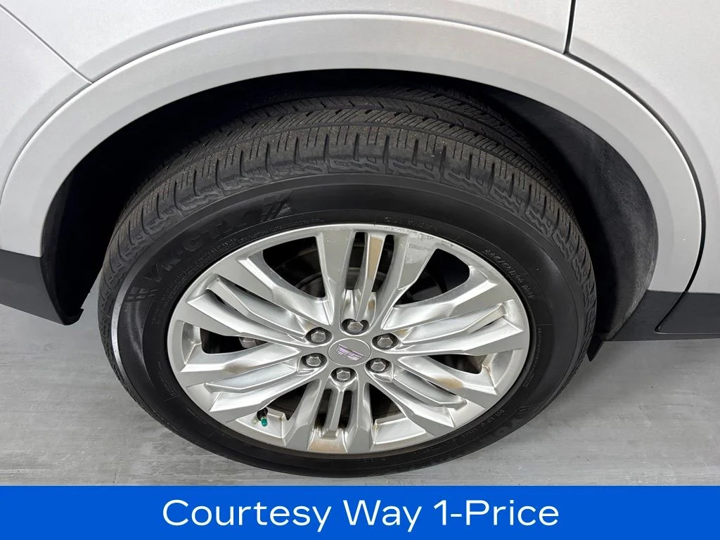 Used 2018 Silver Cadillac Premium Luxury image 13