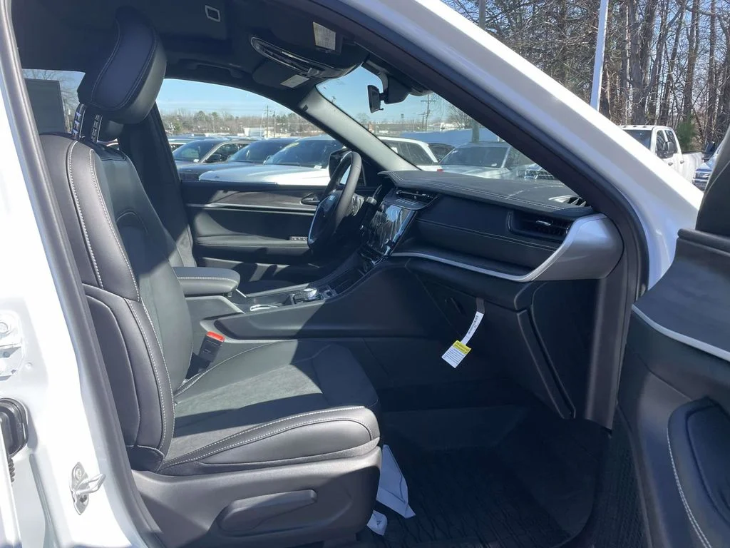 New 2026 Bright White Clearcoat Jeep Altitude image 15