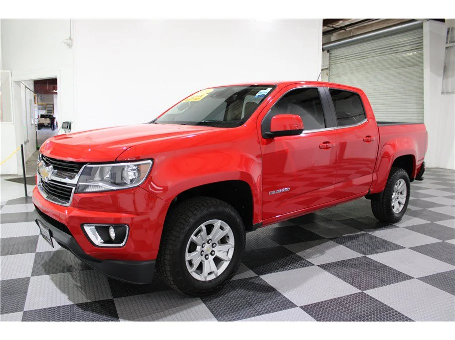 Used 2019 Red Hot Chevrolet 2WD LT image 7
