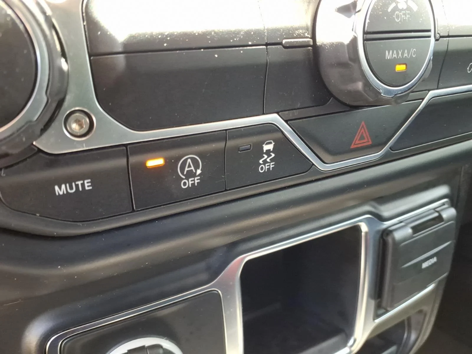 Used 2022 Snazzberry Pearlcoat Jeep Sport image 6