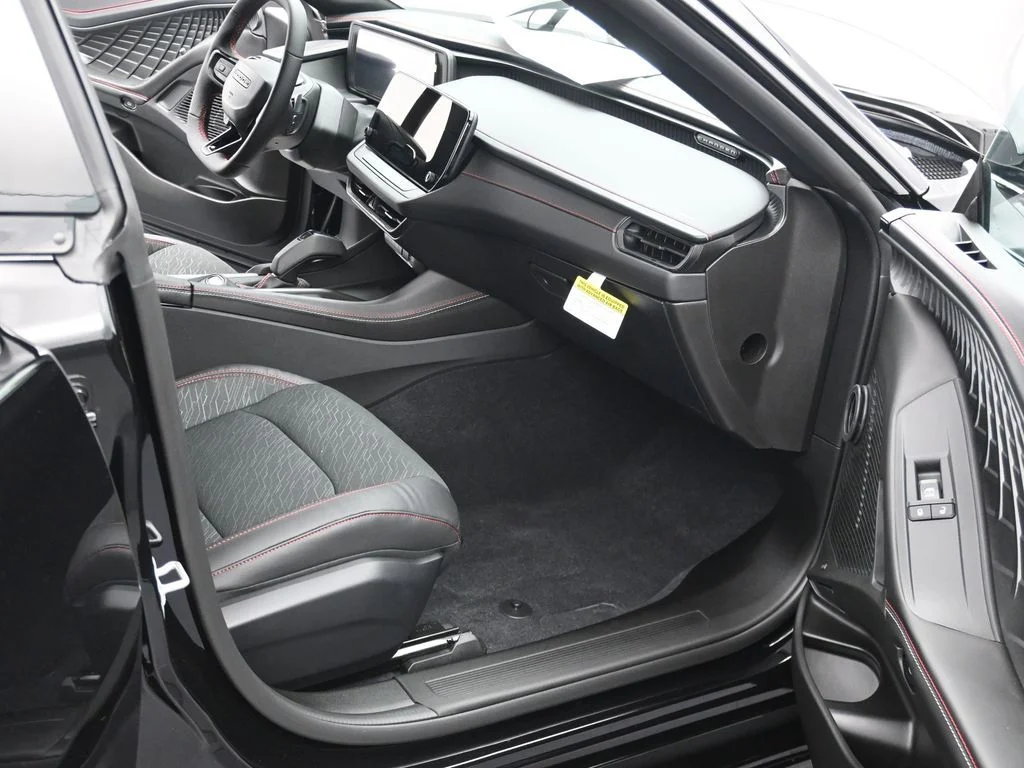 New 2026 Diamond Black Crystal Pearlcoat Dodge R/T image 17