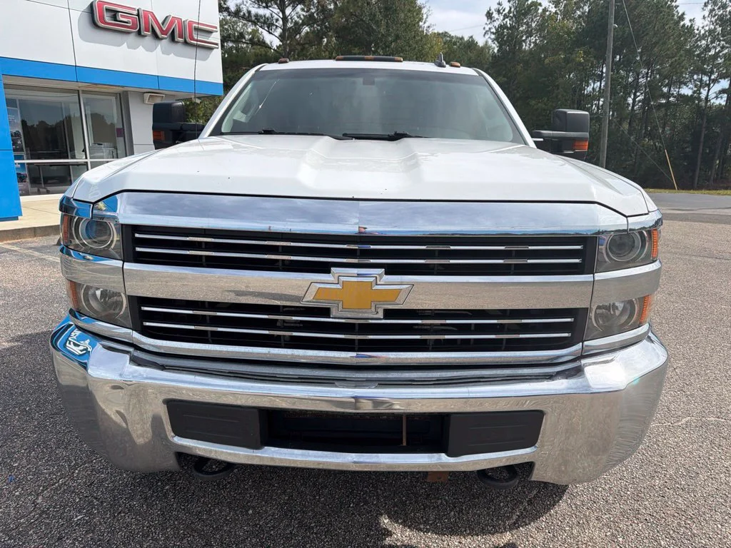 Used 2017 SUMMIT WHITE Chevrolet Work Truck image 8