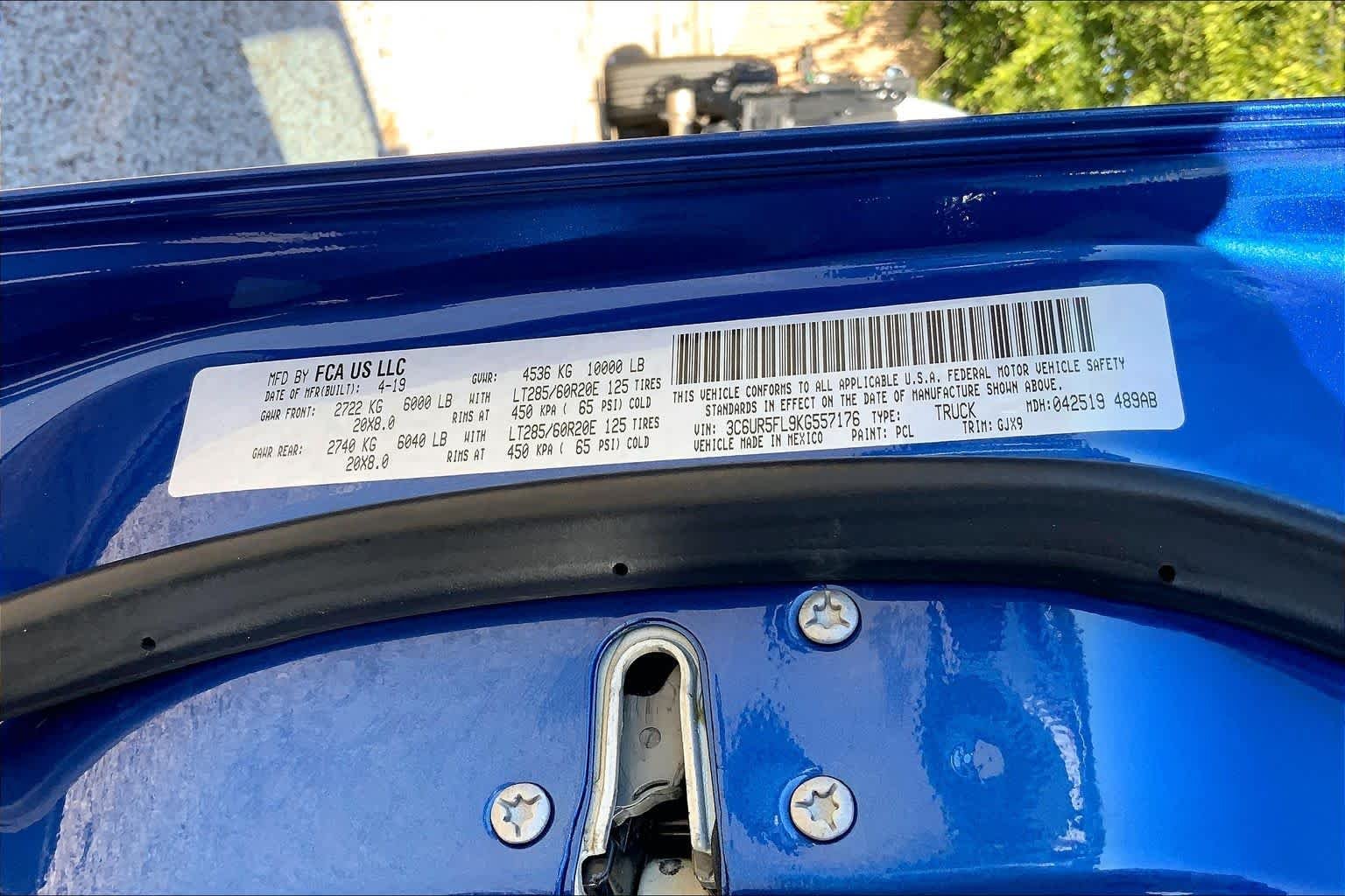 Used 2019 Blue Streak Pearlcoat Ram Laramie image 33