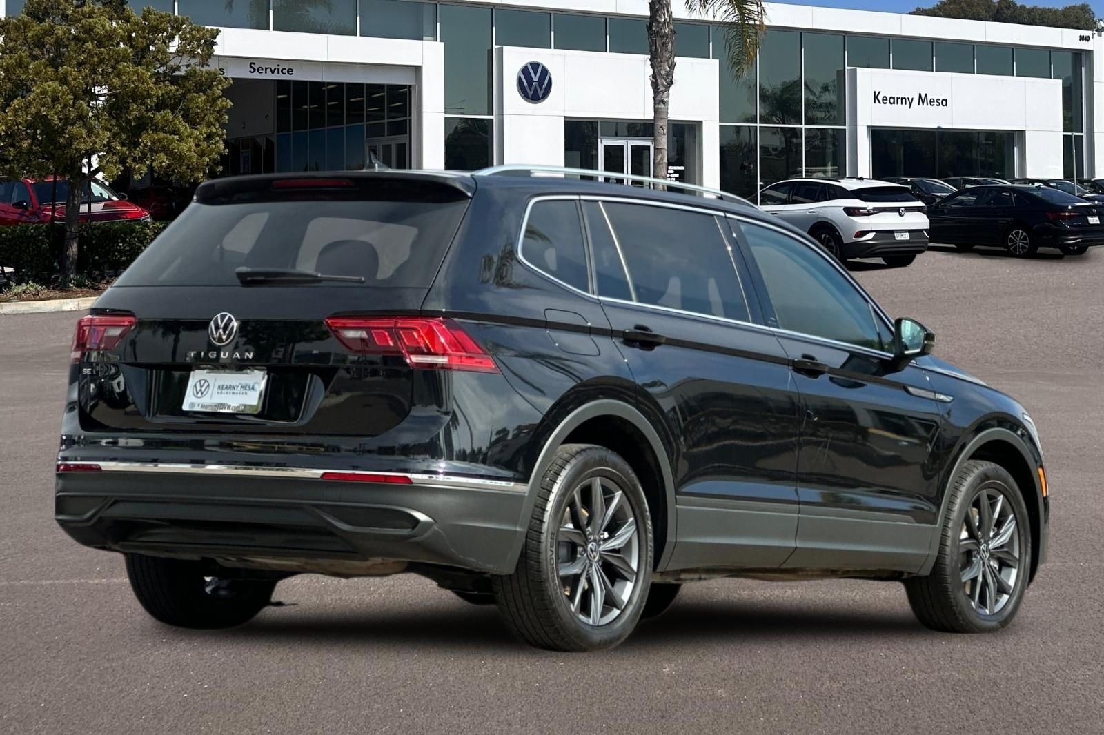 Certified Used 2022 Deep Black Volkswagen 2.0T SE image 4