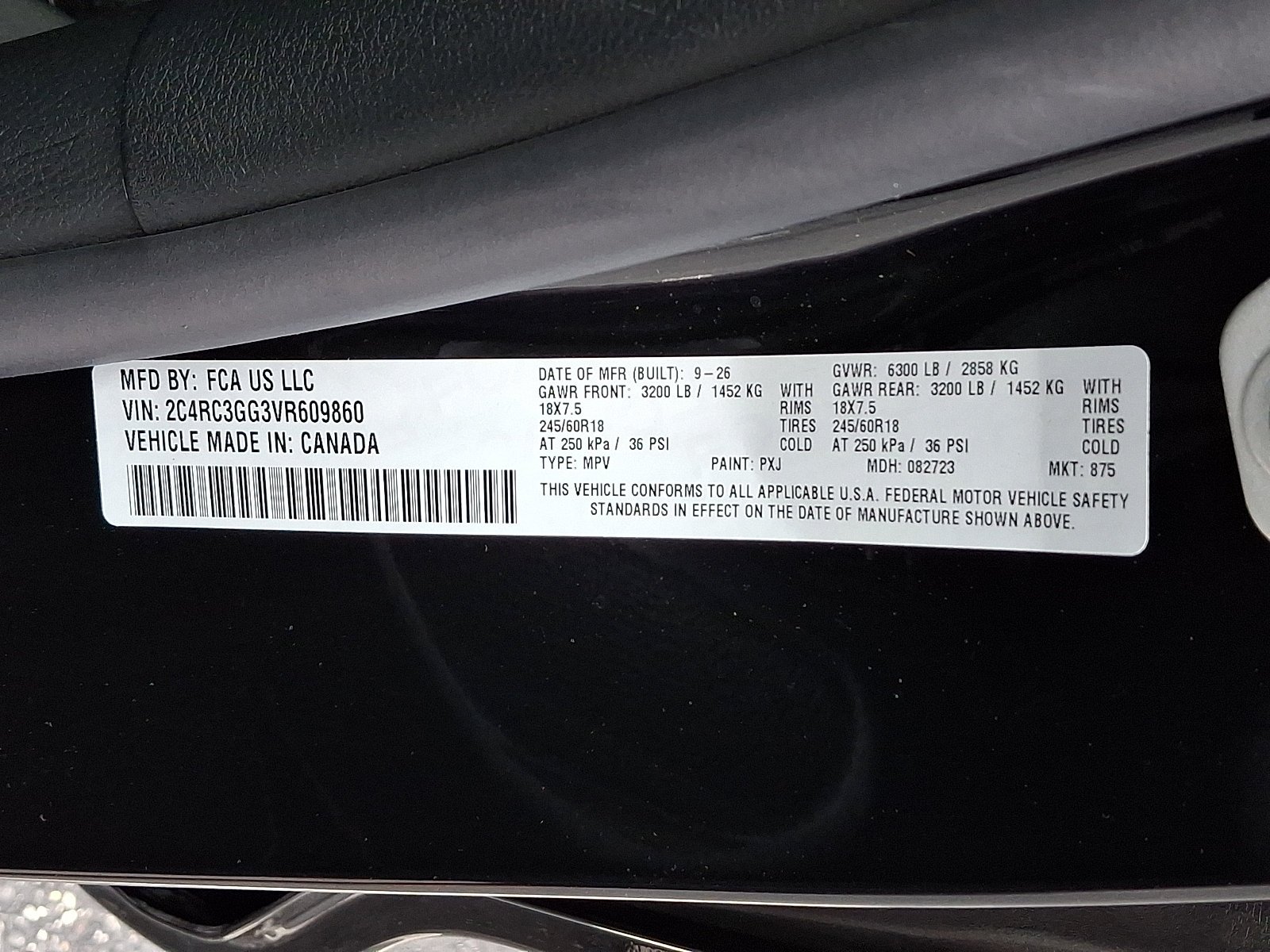 New 2027 Diamond Black Crystal Pearl-Coat Exterior Paint Chrysler Limited image 18