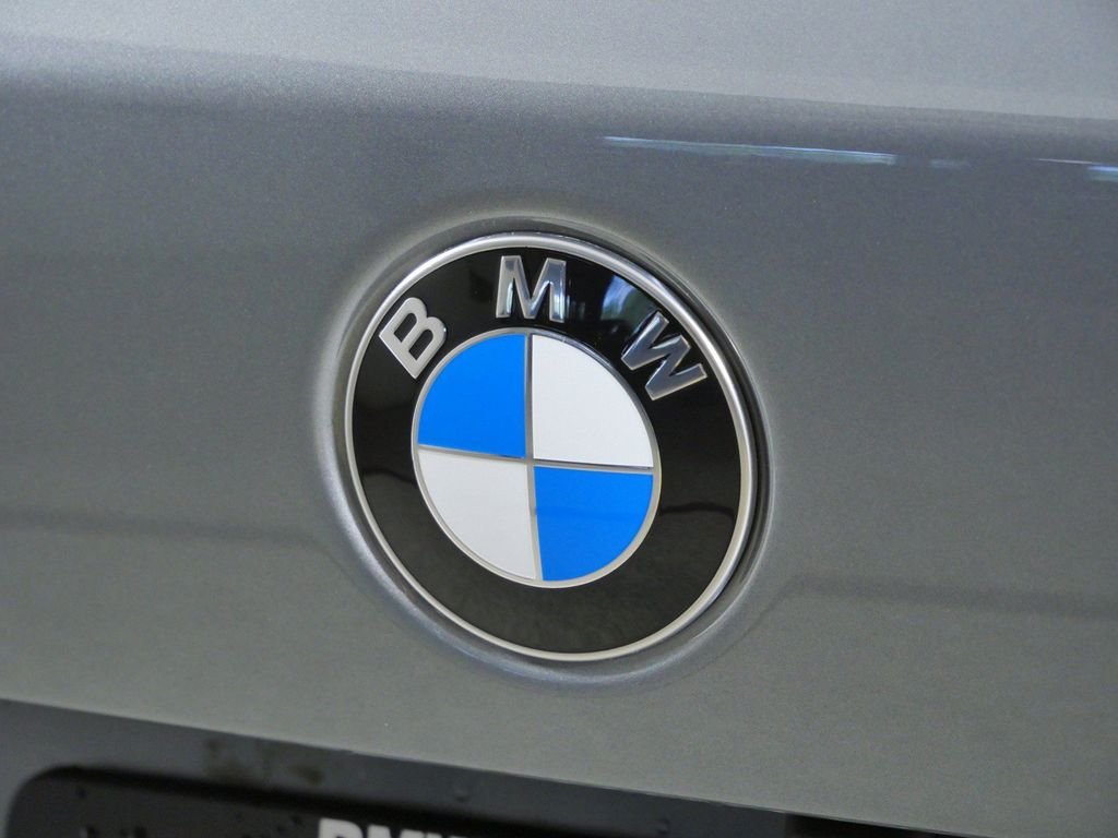 New 2026 Skyscraper Grey Metallic BMW xDrive40i image 11