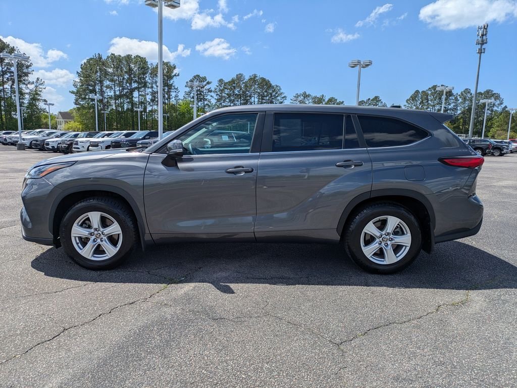 Used 2023 Gray Toyota L image 9