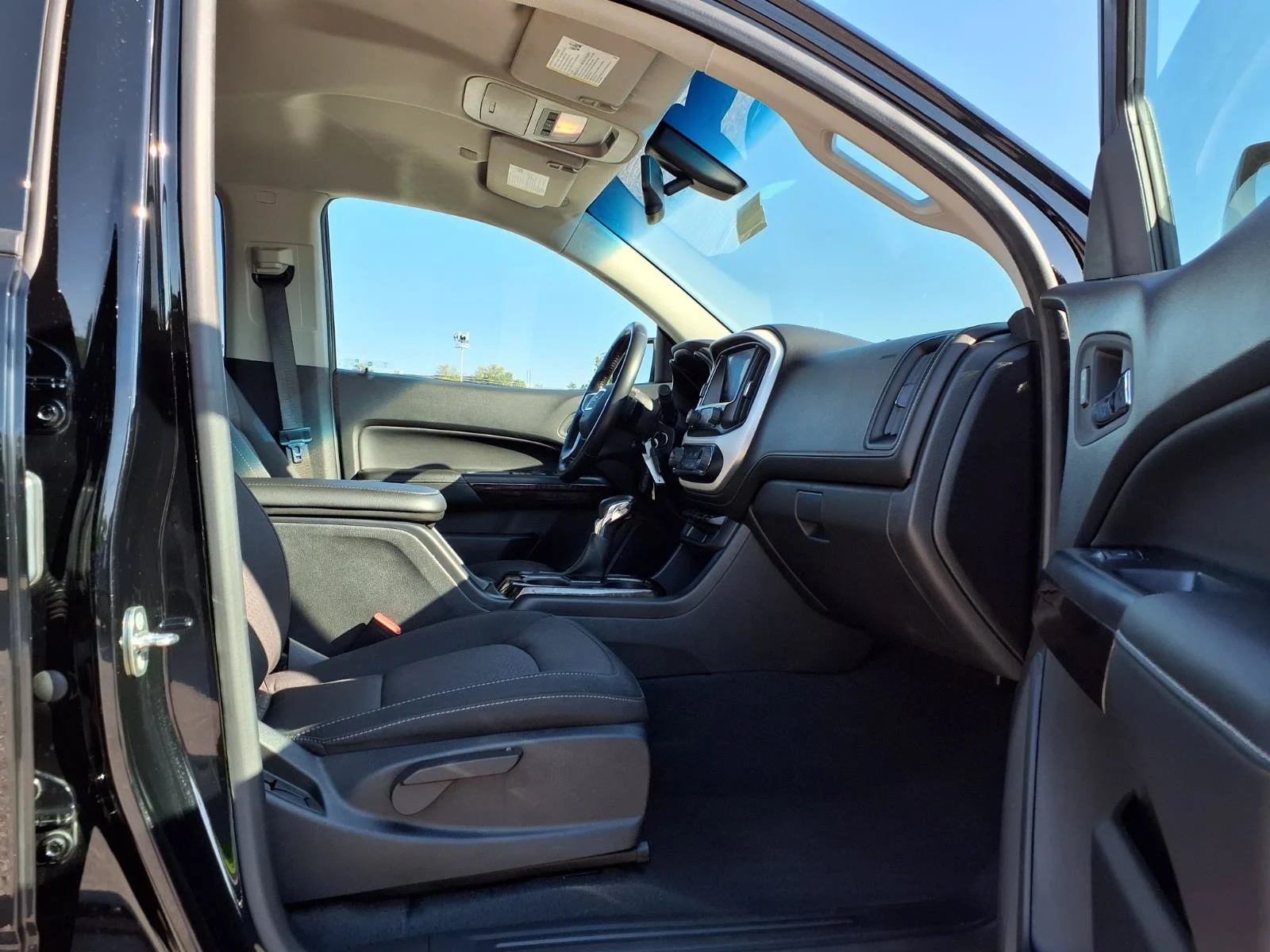 Used 2022 Onyx Black GMC 4WD Elevation image 24