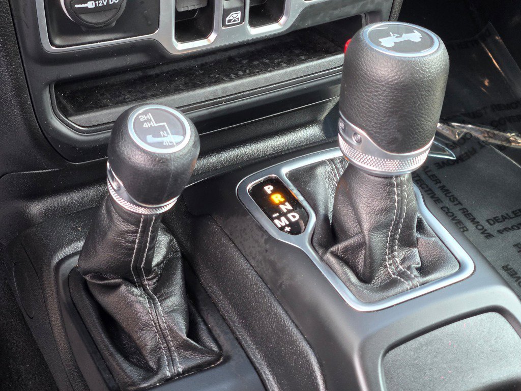 2025 Jeep Wrangler 4-Door Sahara - Photo 25