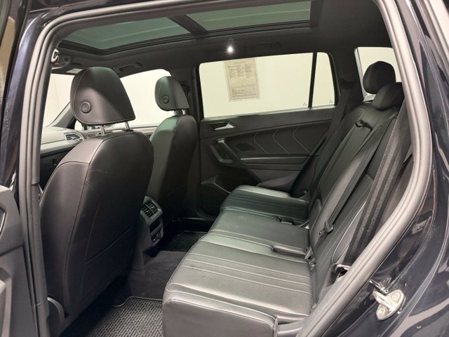 Certified Used 2022 Deep Black Pearl Effect Volkswagen 2.0T SE R-Line Black image 19