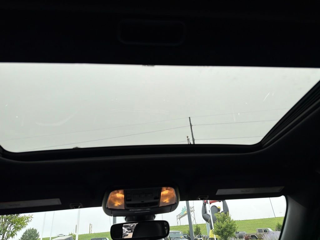Used 2020 Red Jeep Altitude image 15