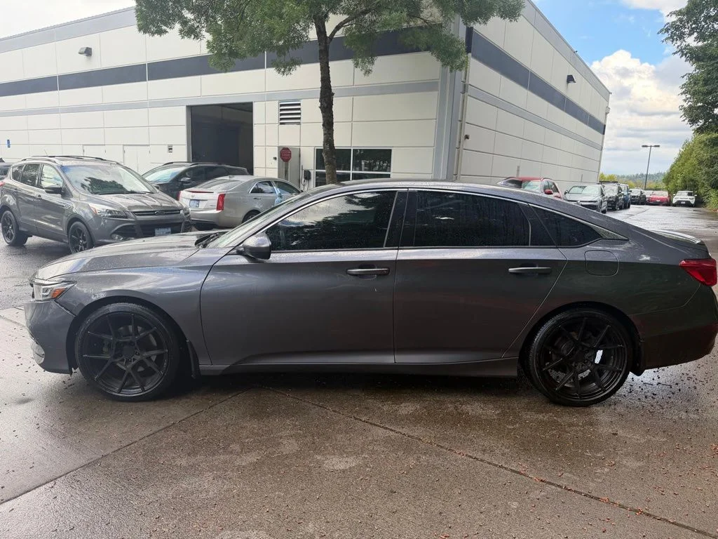 Used 2018  Honda Sport image 6