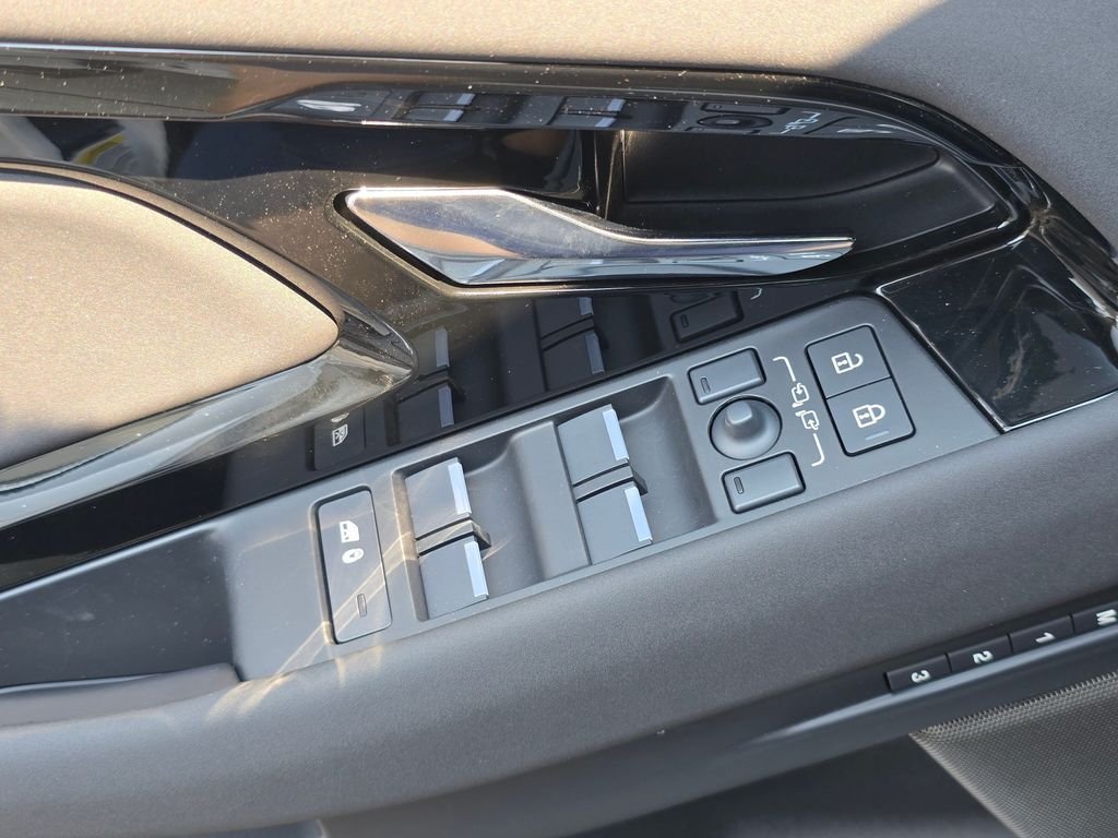 New 2026 Ostuni Pearl White LAND ROVER Hoxton Edition image 29