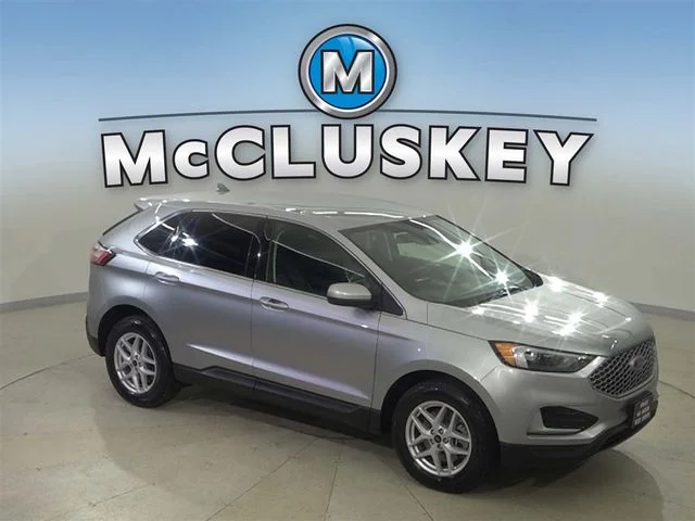 Used 2024 Silver Ford SEL image 26