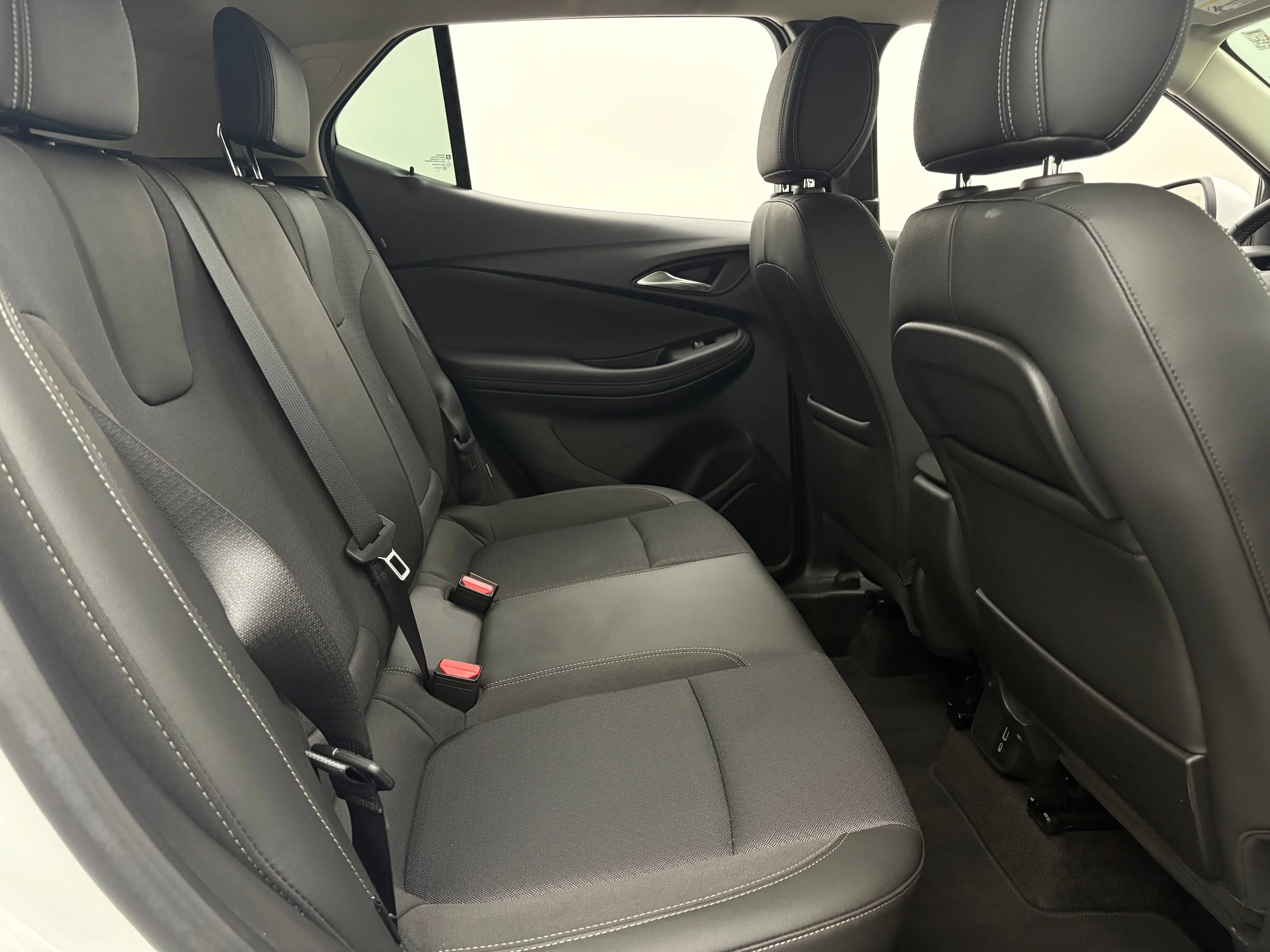 Used 2023 Summit White Buick Preferred image 35