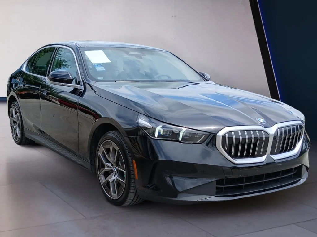 Used 2026 Black BMW 530i xDrive image 3