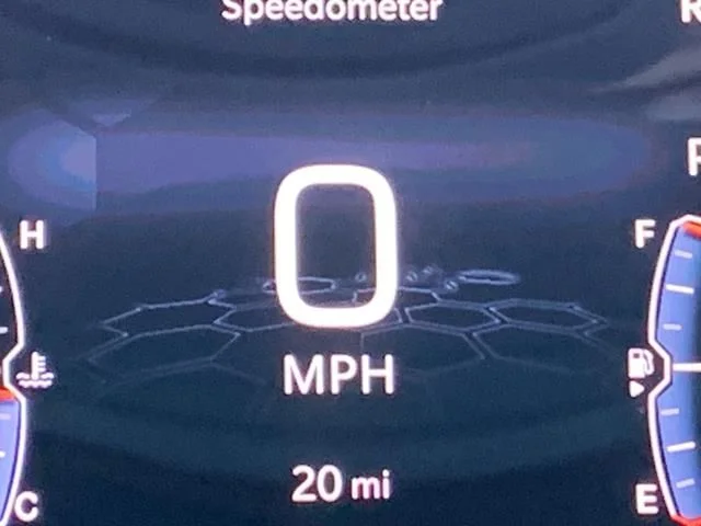 New 2026 White Jeep Latitude image 31